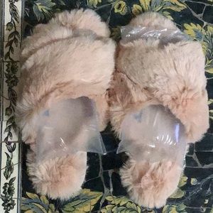 Fuzzy Faux Fur Slippers Pink